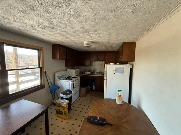 $400,000 | 585 Maine Avenue, Farmingdale, ME 04344