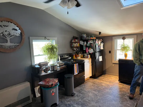 $400,000 | 585 Maine Avenue, Farmingdale, ME 04344