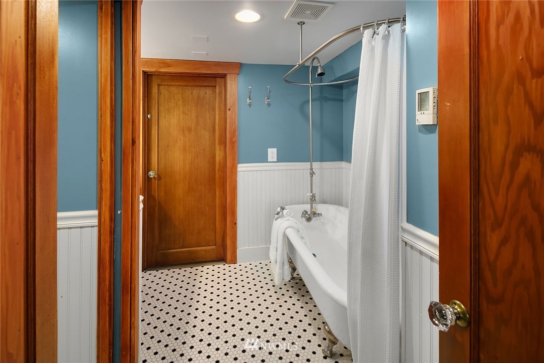 1634 North 53rd Street Seattle, WA 98103 - Photo 18 of 23 Gallery Image 18