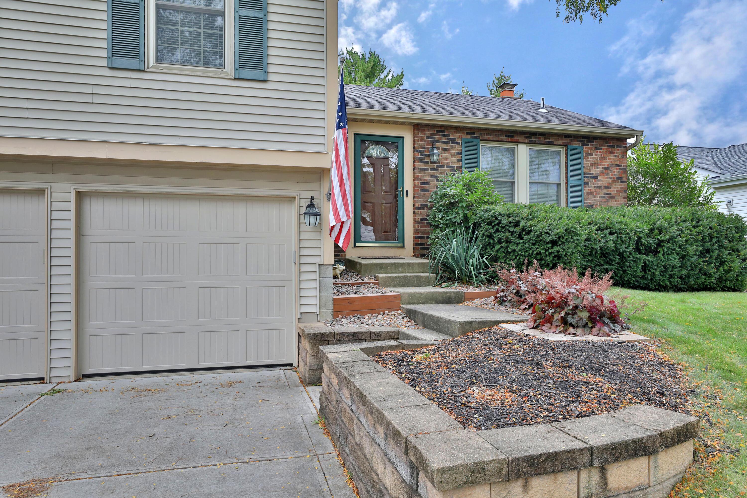 3962 O Shannon Road Dublin, OH 43016 - Photo 2 of 35 a3962-OShannon-02