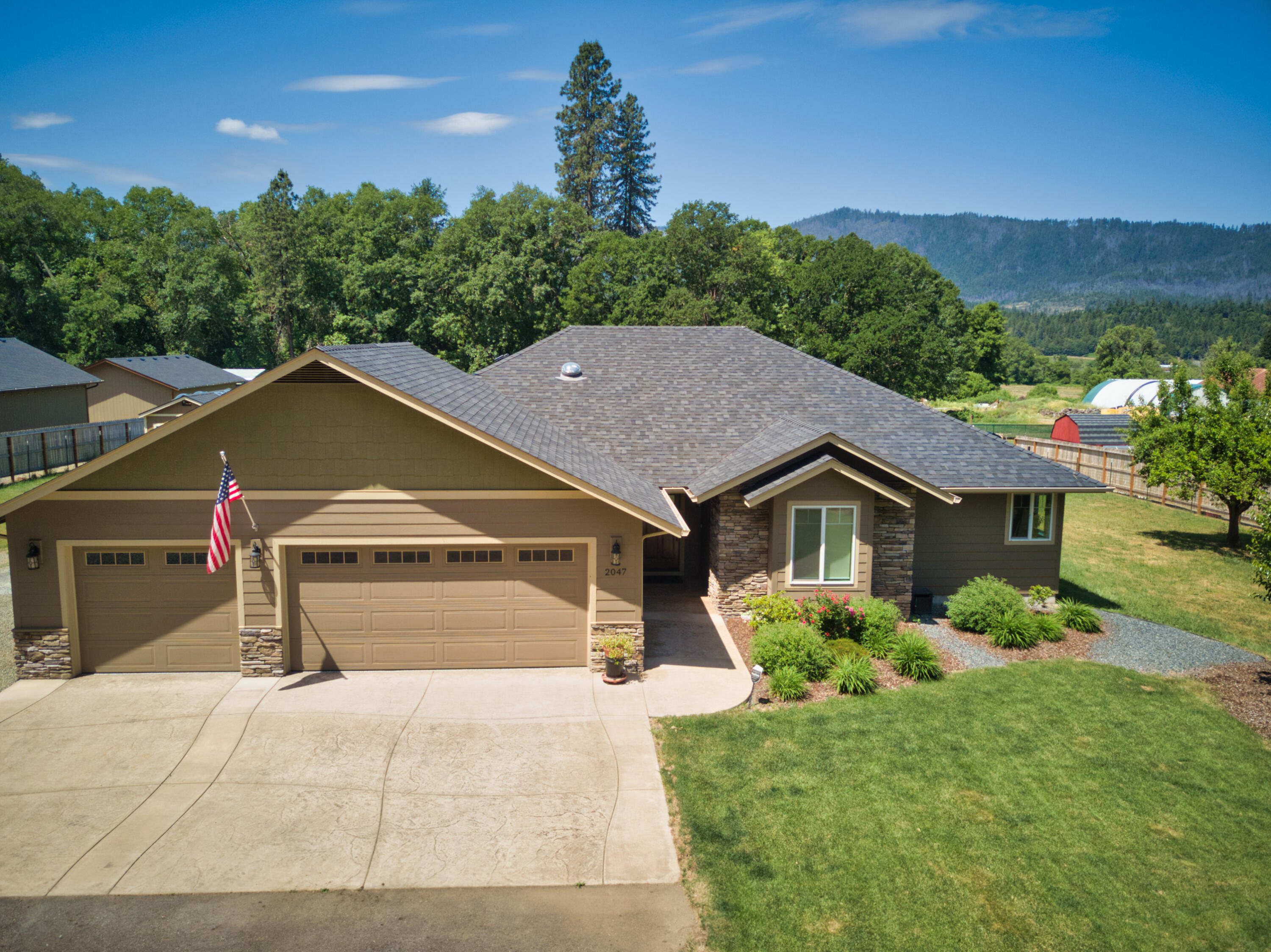 2047 Marcy Loop Road Grants Pass, OR 97527 - Photo 11 of 45 Marcy Loop-3
