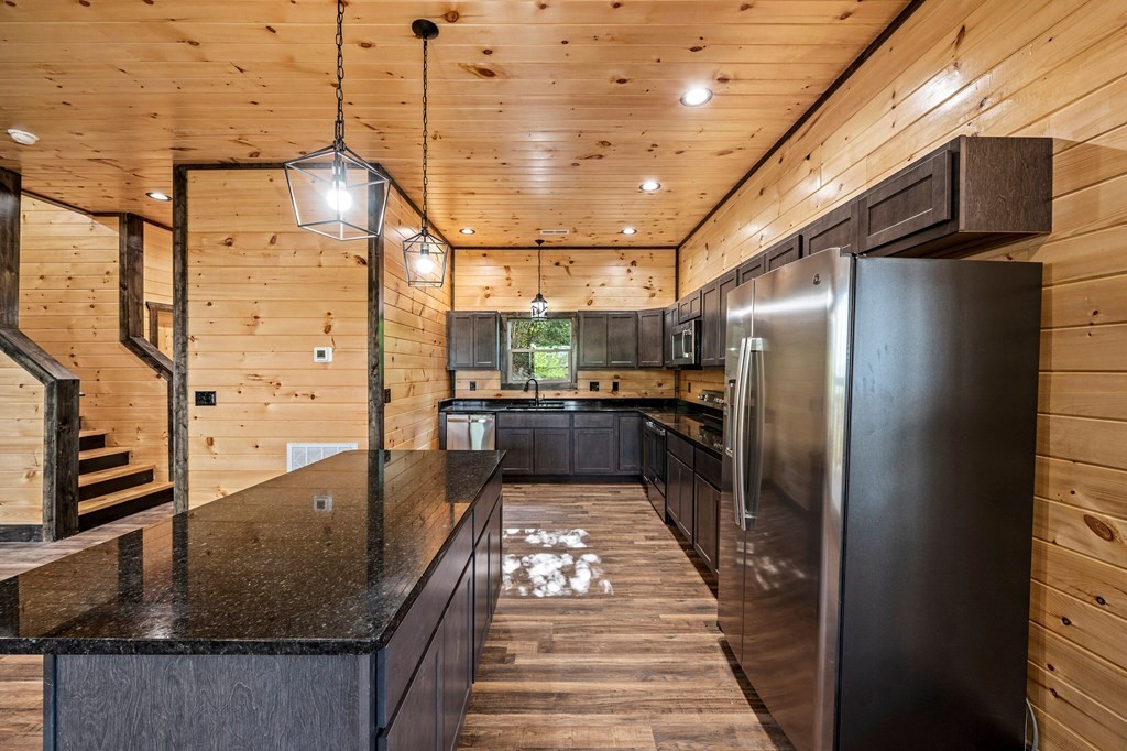 908 Crooked Ridge Road Gatlinburg, TN 37738 - Photo 16 of 60 Gallery Image 16