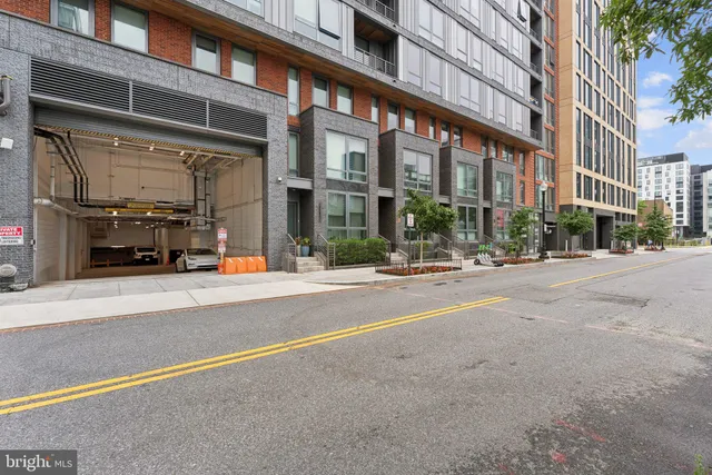 $3,000 | 1211 Van Street Southeast, Unit 913A, Washington, DC 20003