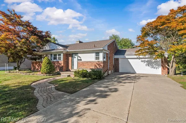 $2,500 | 25152 Fairway Drive, Dearborn, MI 48124