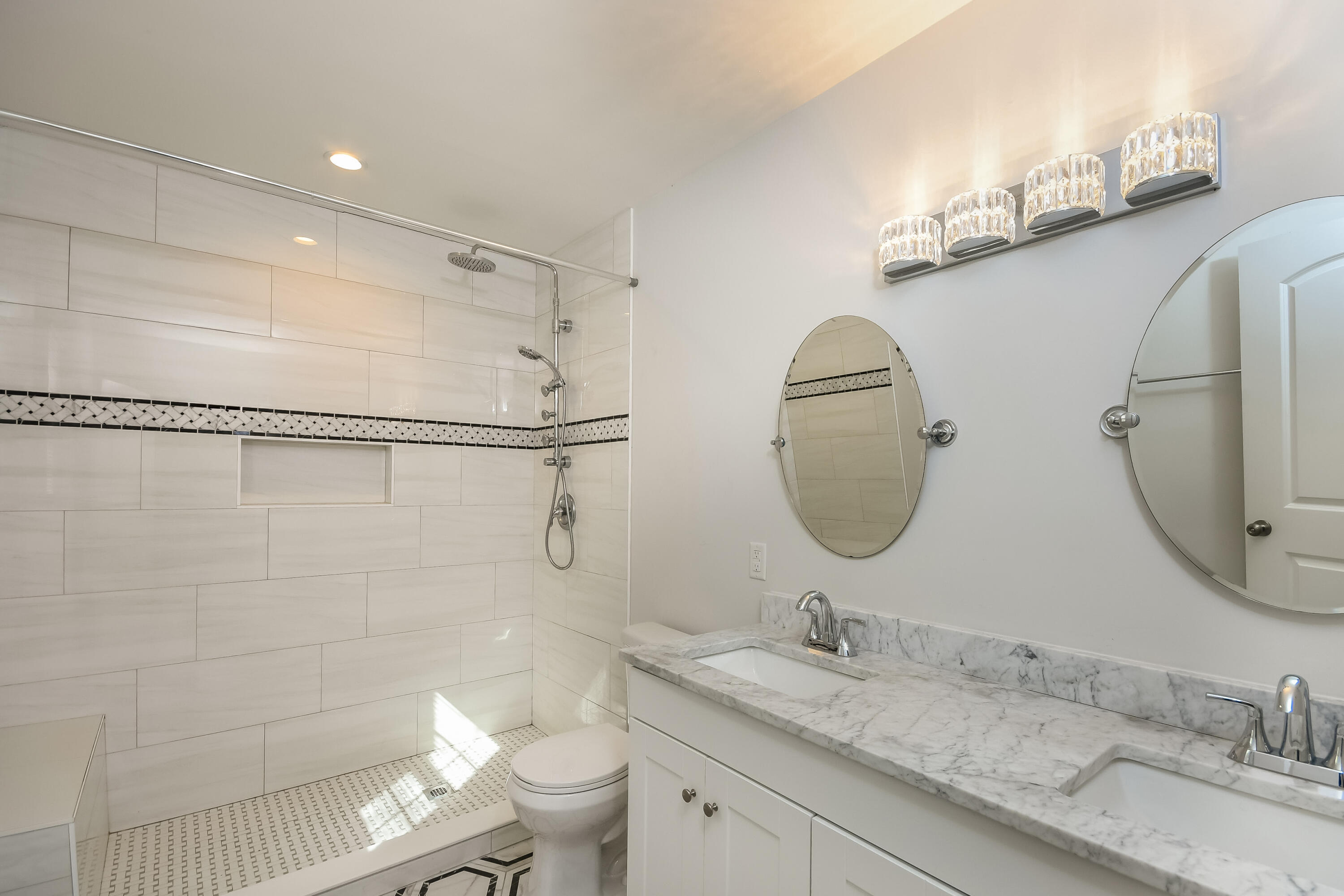 2741 Ranger Drive North Charleston, SC 29405 - Photo 11 of 16 11-photo-Main-Bathroom-4b5b58a2-78c3-4a5