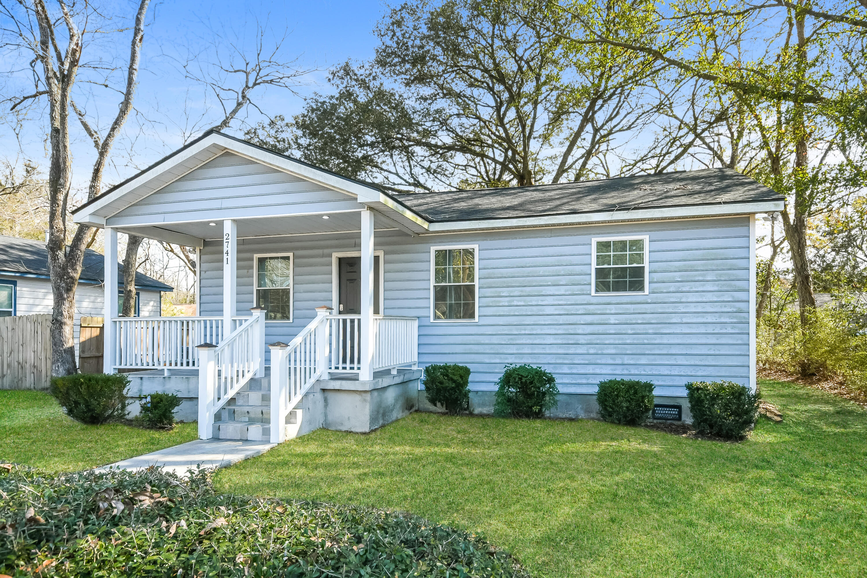 2741 Ranger Drive North Charleston, SC 29405 - Photo 3 of 16 3-photo-Front-View-584b833e-9e0e-46b8-8c