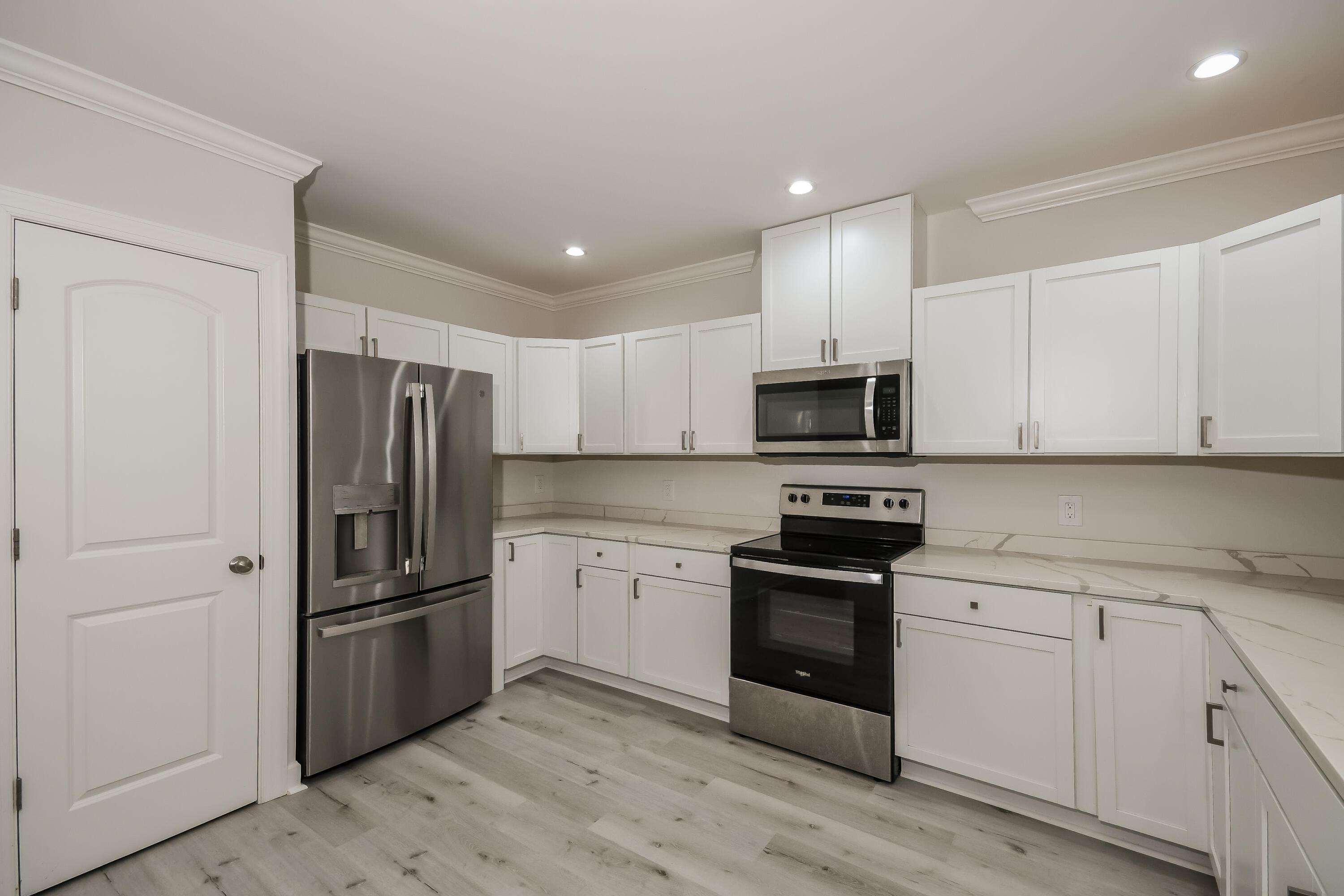 2741 Ranger Drive North Charleston, SC 29405 - Photo 6 of 16 6-photo-Kitchen-7966e631-0a7c-4d1f-ae54-