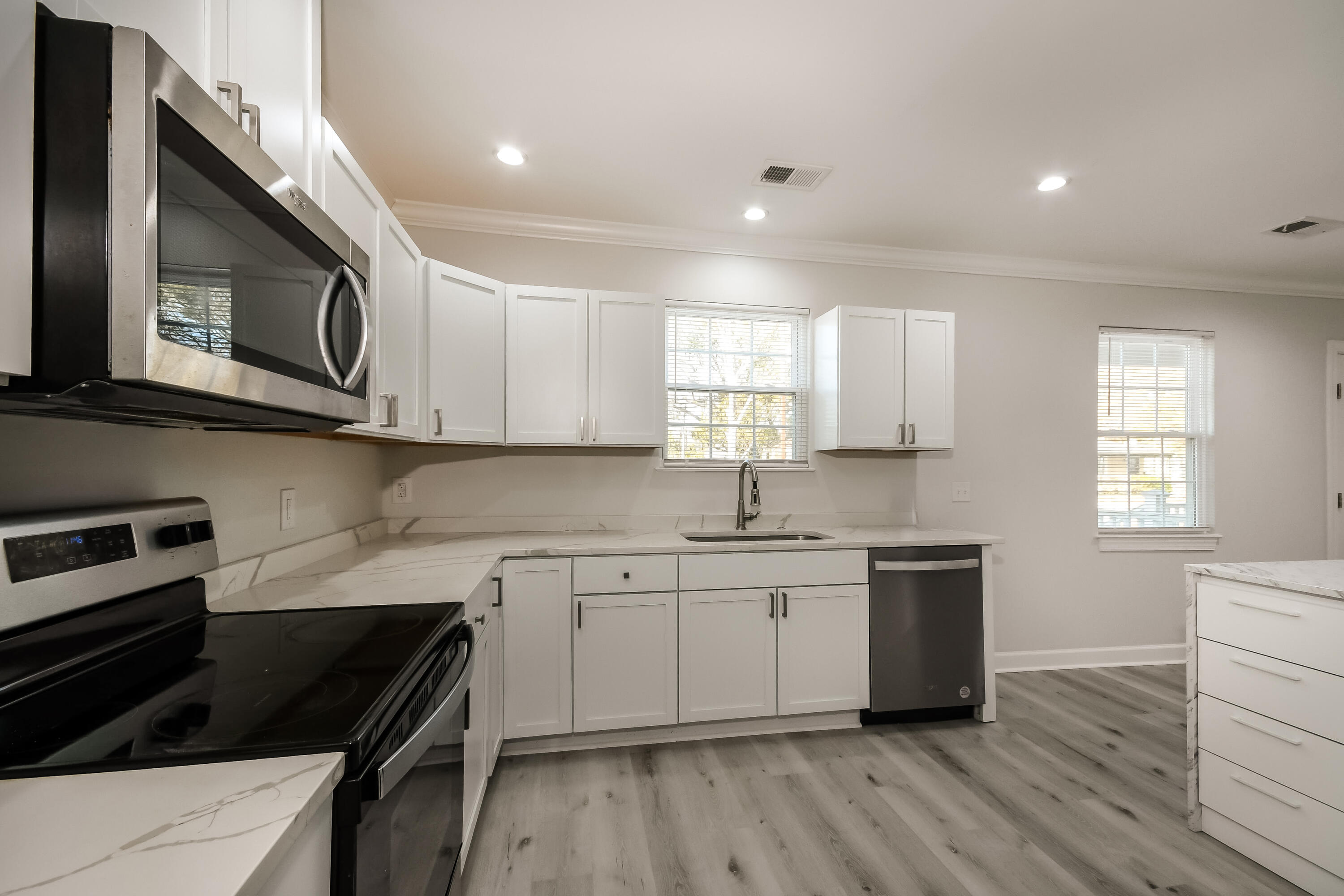 2741 Ranger Drive North Charleston, SC 29405 - Photo 8 of 16 8-photo-Kitchen-7a28f66e-1f08-48bd-b783-