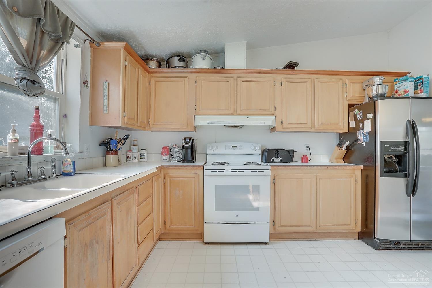 24035 Dodds Road Bend, OR 97701 - Photo 5 of 22 Additional Photo
