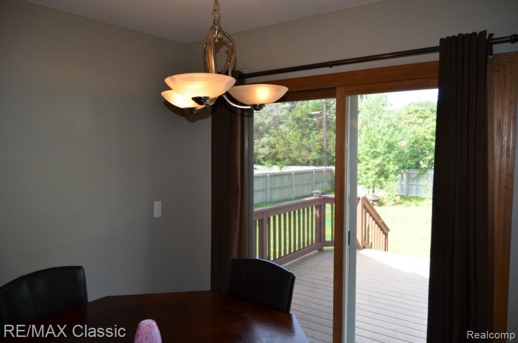 2676 Longview Avenue Rochester, MI 48307 - Photo 3 of 11 4a.jpg