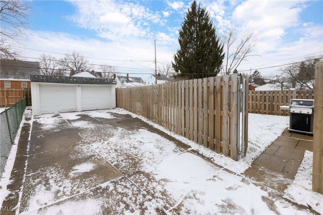 8115 Spring Garden Road Cleveland, OH 44129 - Photo 44 of 44