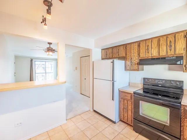 $99,900 | 2807 Glenwood Lansing Road, Unit 211, Lynwood, IL 60411