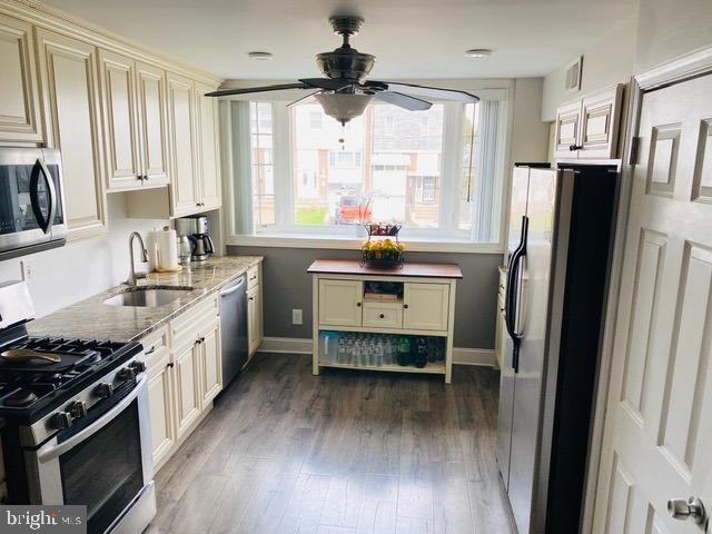 4216 Lawnside Road Philadelphia, PA 19154 - Photo 16 of 48 Kitchen