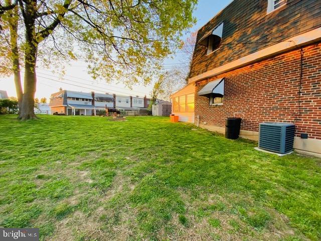 4216 Lawnside Road Philadelphia, PA 19154 - Photo 3 of 48 Side Exterior