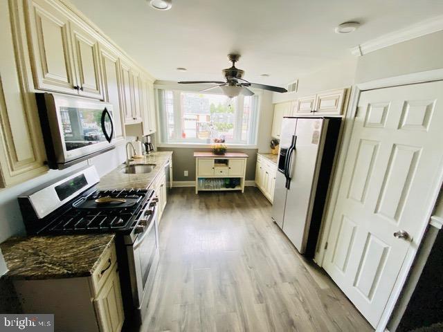 4216 Lawnside Road Philadelphia, PA 19154 - Photo 23 of 48 Kitchen