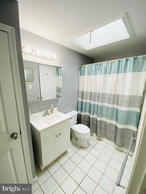 4216 Lawnside Road Philadelphia, PA 19154 - Photo 32 of 48 Hall Bath