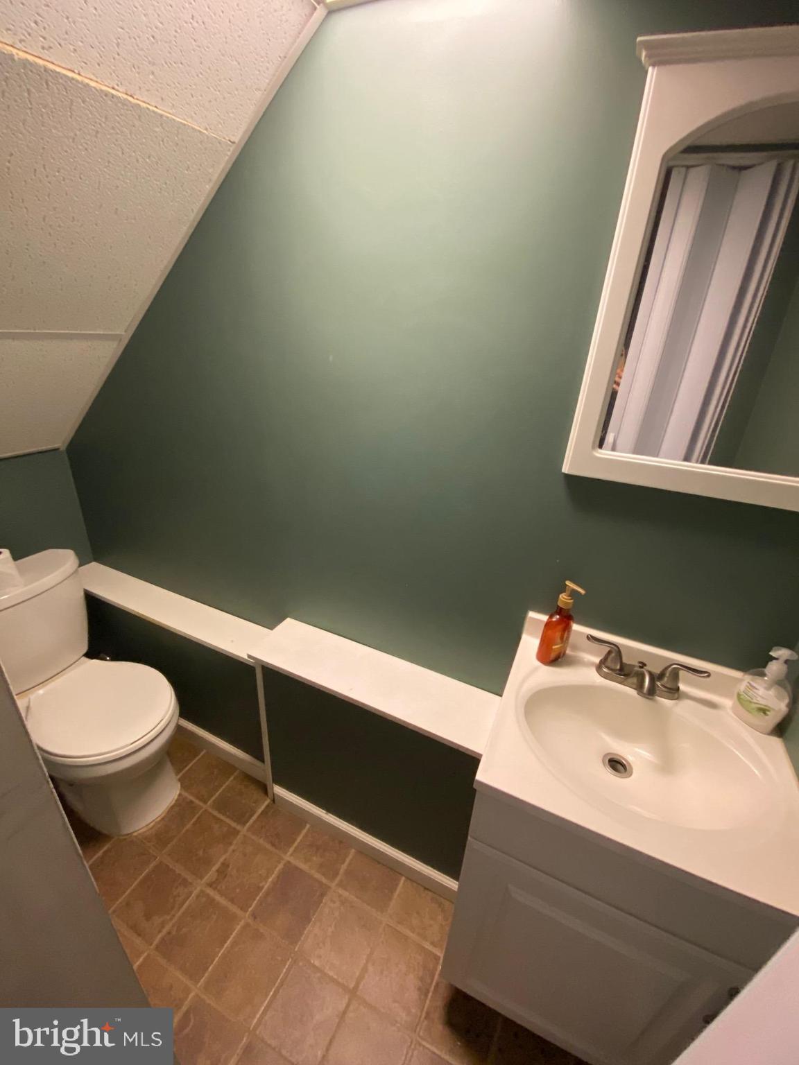 4216 Lawnside Road Philadelphia, PA 19154 - Photo 39 of 48 Powder Room