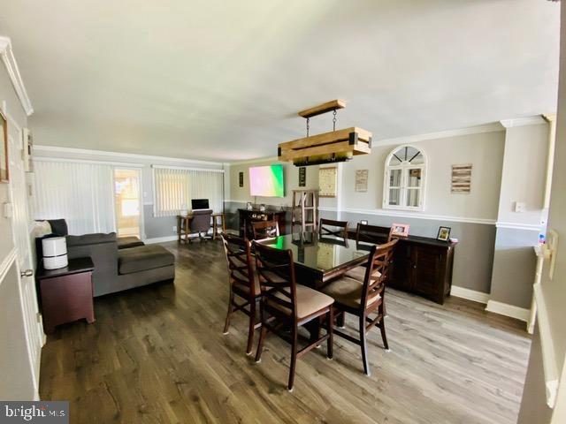 4216 Lawnside Road Philadelphia, PA 19154 - Photo 6 of 48 Living Room