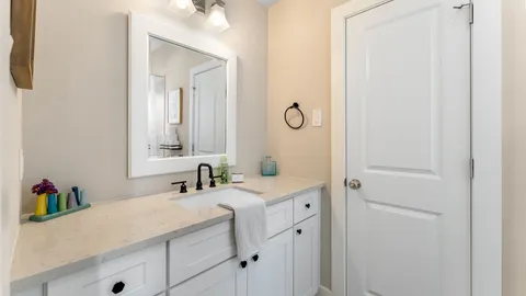 $349,000 | 404 Drennan Street, Houston, TX 77003
