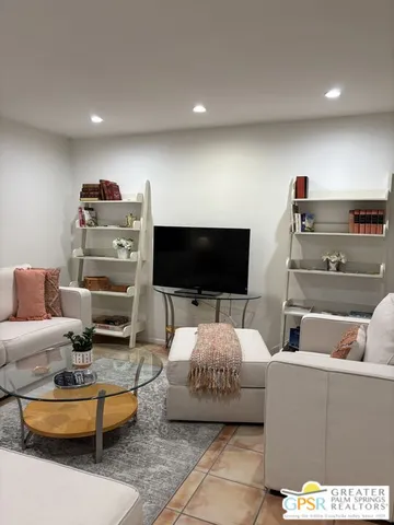 $3,000 | 2166 North Indian Canyon Drive, Unit C, Palm Springs, CA 92262