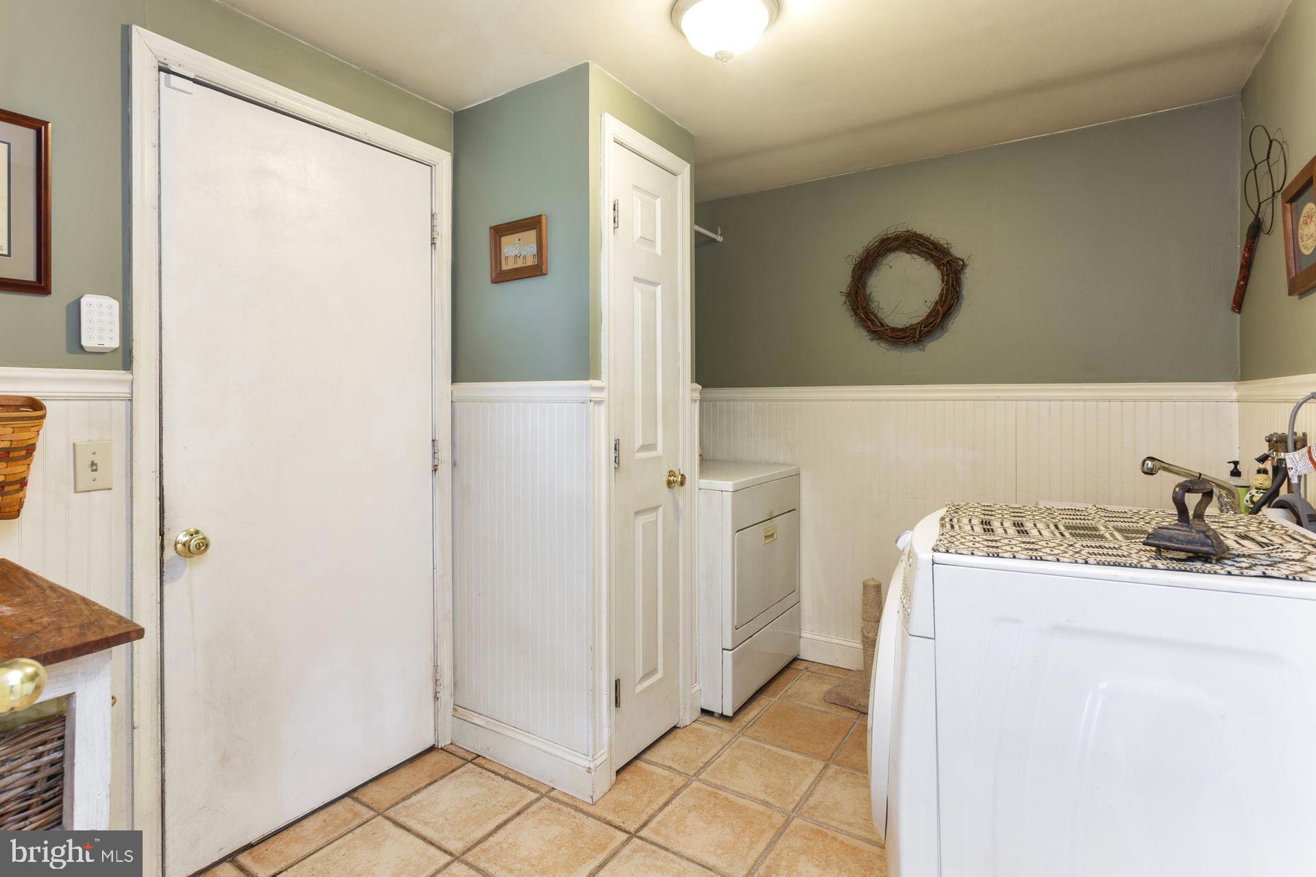 2039 Spring Valley Road Lansdale, PA 19446 - Photo 11 of 36 Gallery Image 11
