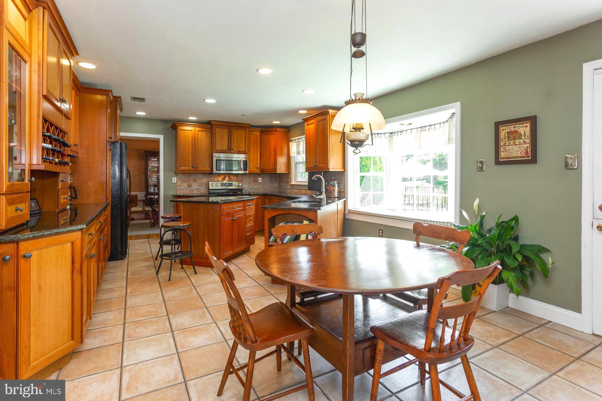 2039 Spring Valley Road Lansdale, PA 19446 - Photo 12 of 36 Gallery Image 12