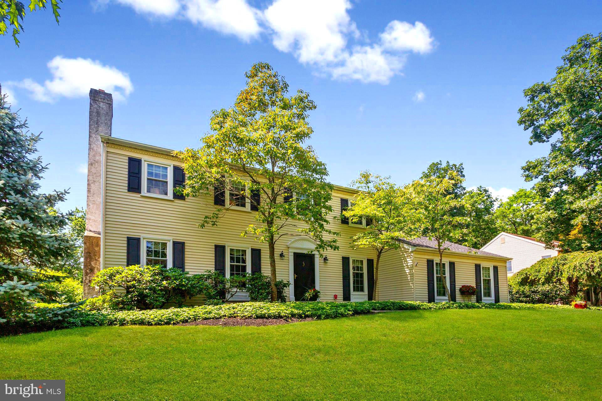 2039 Spring Valley Road Lansdale, PA 19446 - Photo 3 of 36 Gallery Image 3