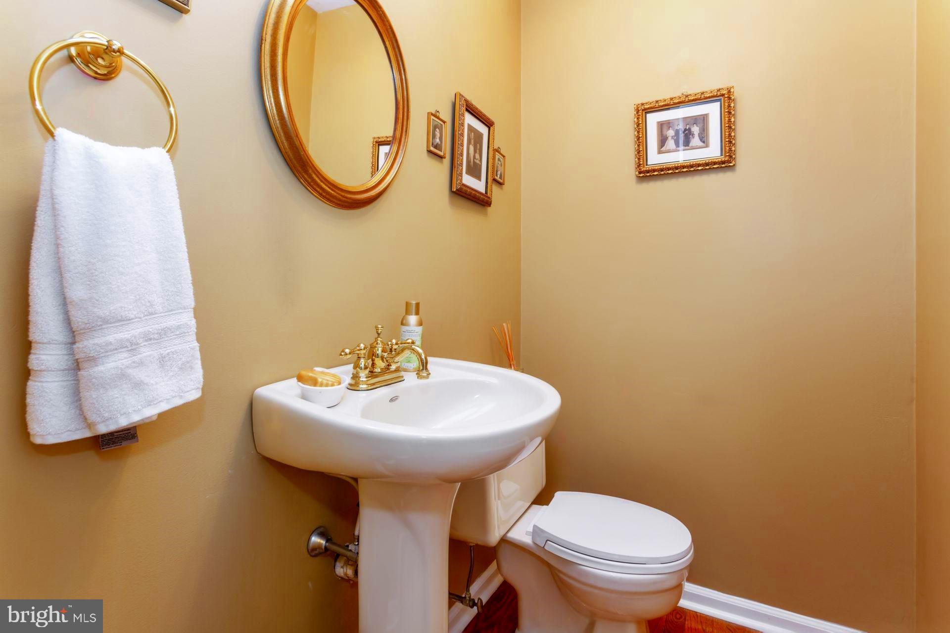 2039 Spring Valley Road Lansdale, PA 19446 - Photo 8 of 36 Gallery Image 8