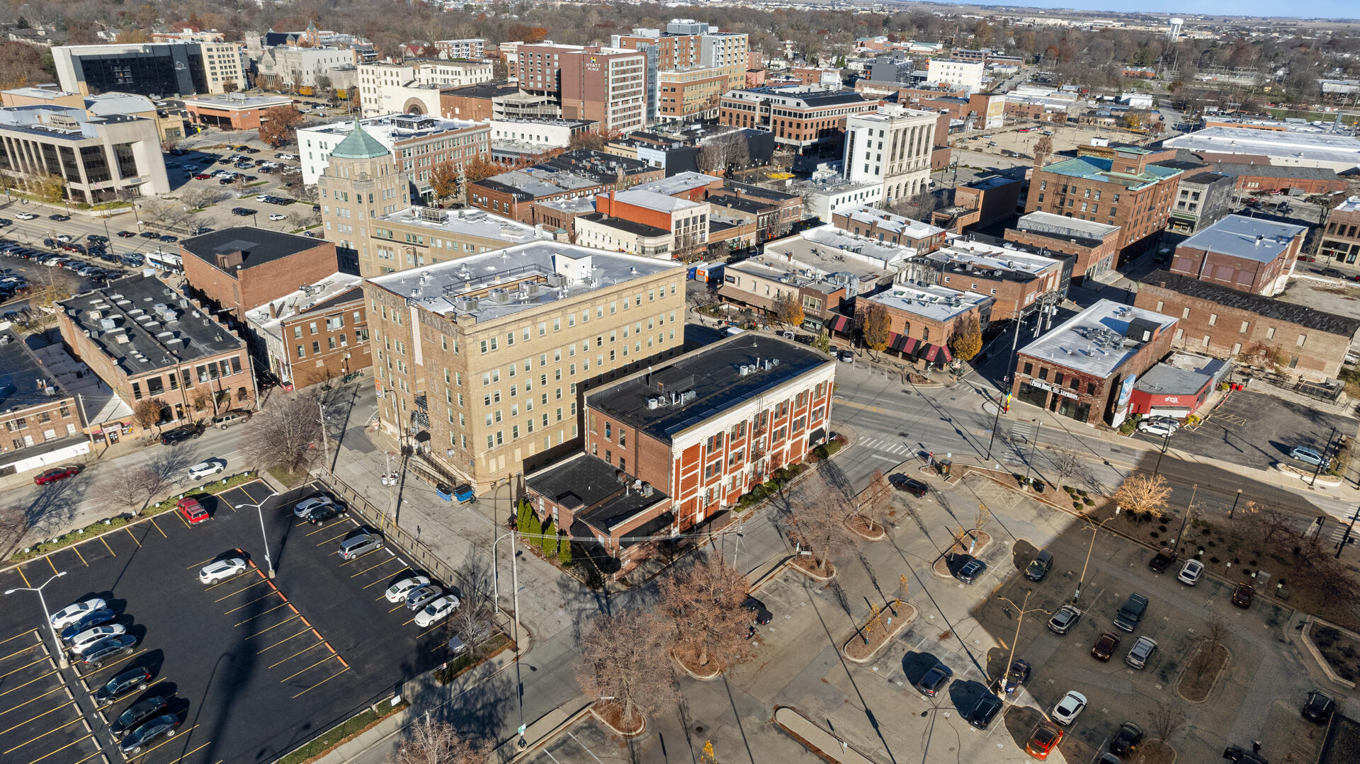 41 East University Avenue Champaign, IL 61820 - Photo 77 of 83 an aerial view of a city with lots of residential buildings
