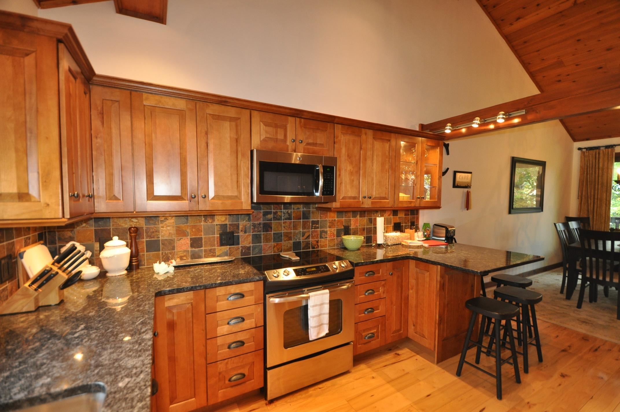 55 Murray Hill Woods Road, Unit 49 Manchester, VT 05255 - Photo 12 of 57