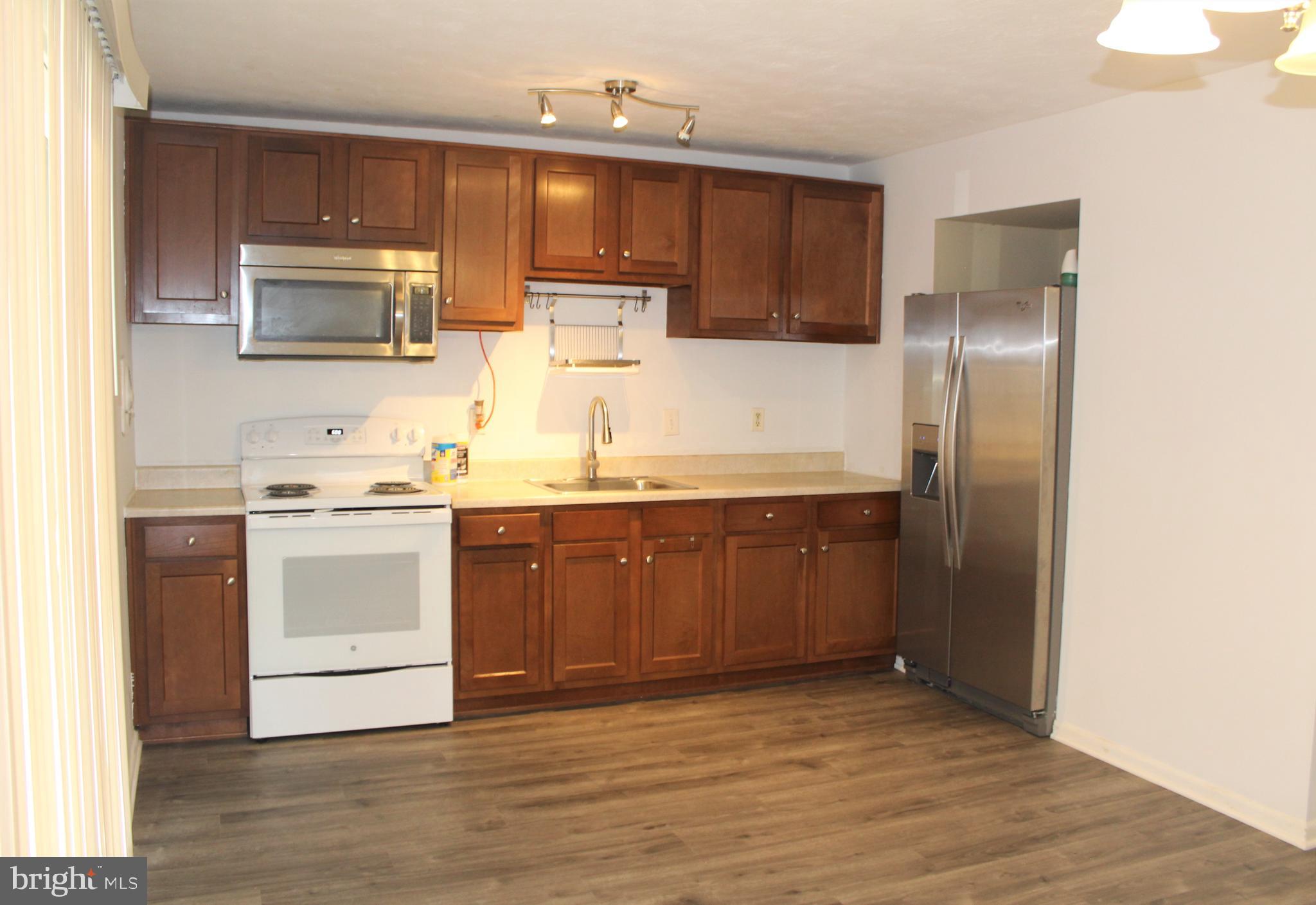 602 Markham Road Baltimore, MD 21229 - Photo 2 of 36