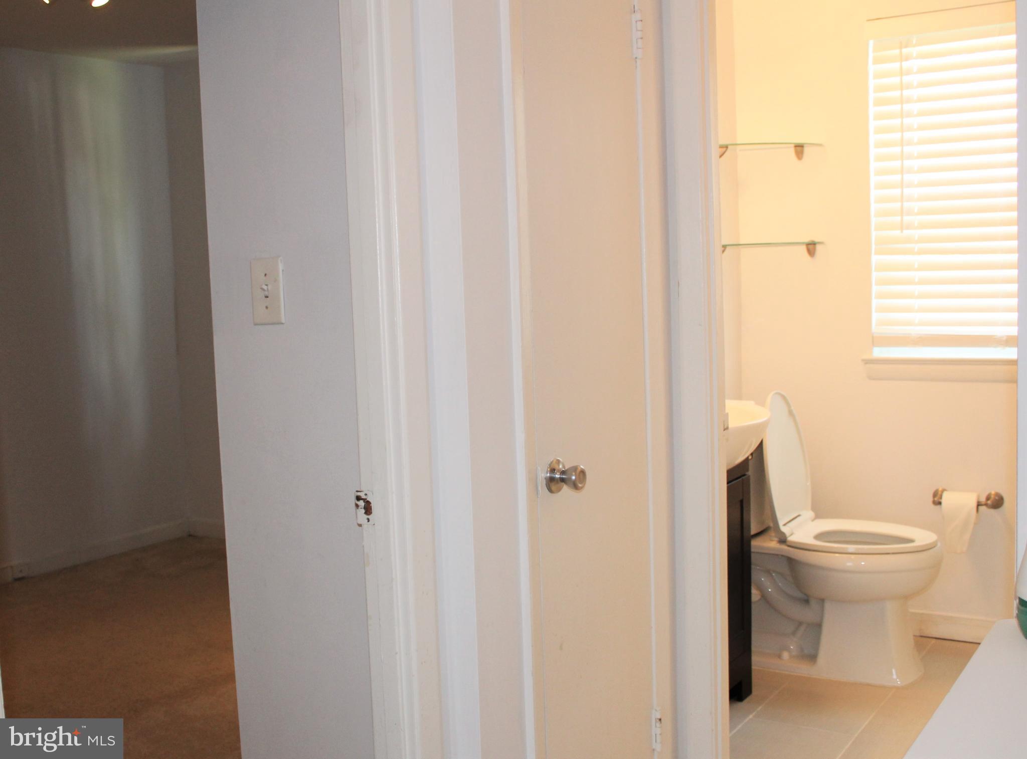 602 Markham Road Baltimore, MD 21229 - Photo 5 of 36