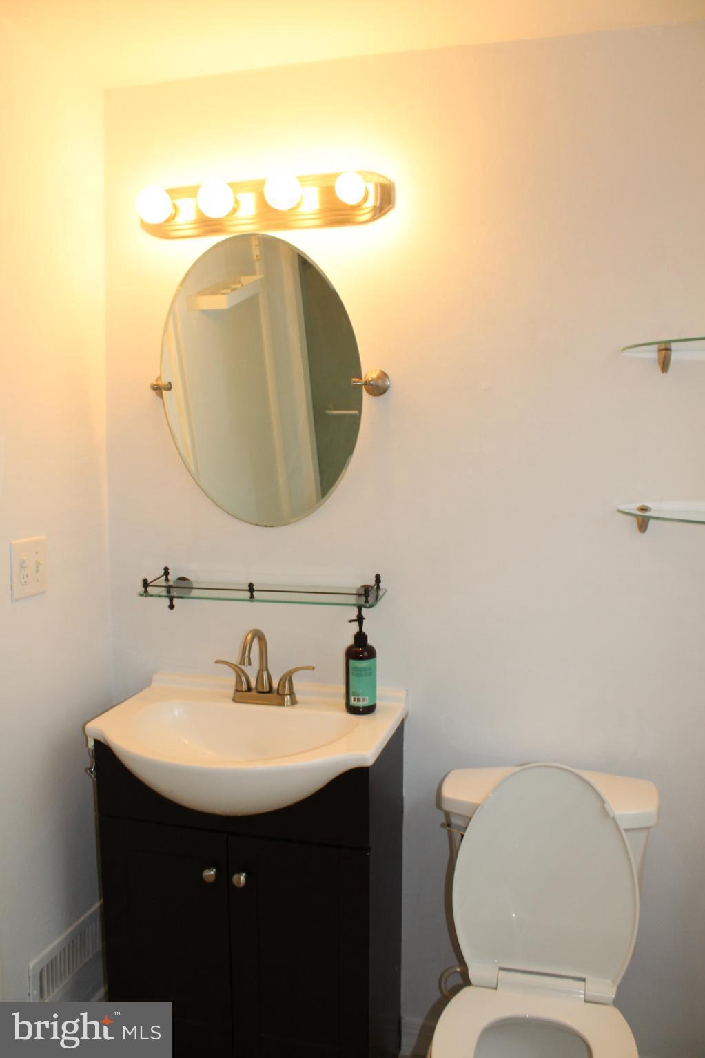 602 Markham Road Baltimore, MD 21229 - Photo 9 of 36