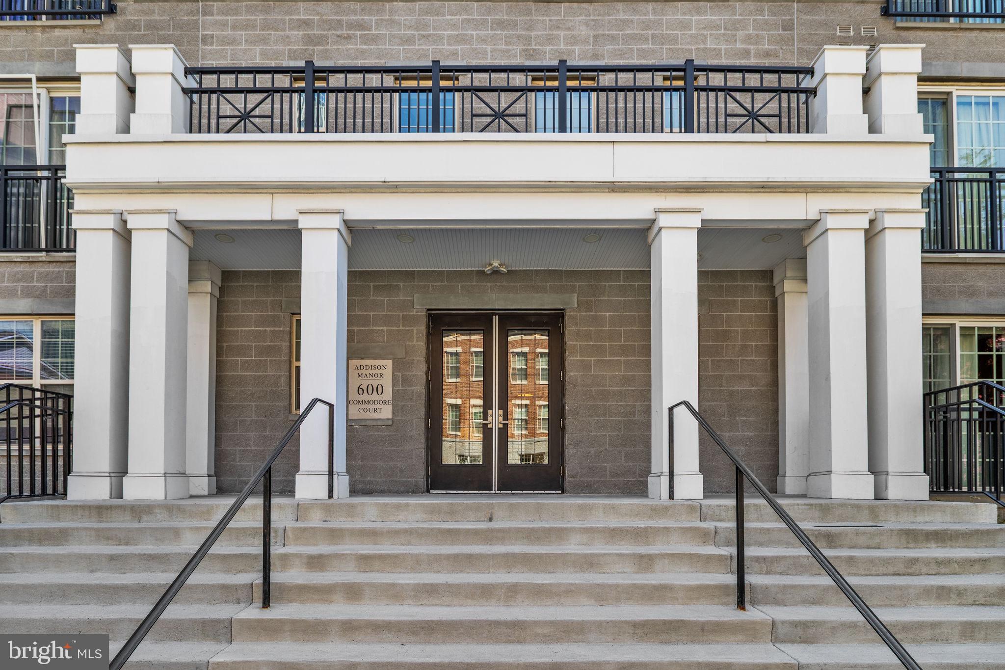 600 Commodore Court, Unit 2604 Philadelphia, PA 19146 - Photo 33 of 33 a view of a building entrance