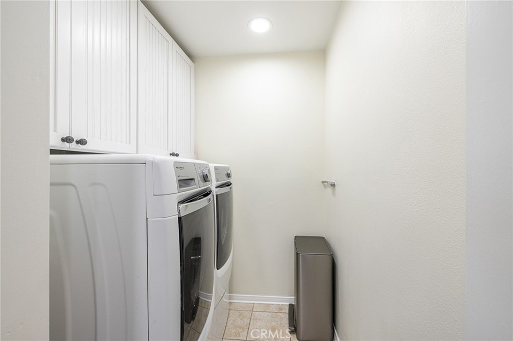 2206 Stinson Street Simi Valley, CA 93065 - Photo 10 of 22 a utility room with dryer and washer