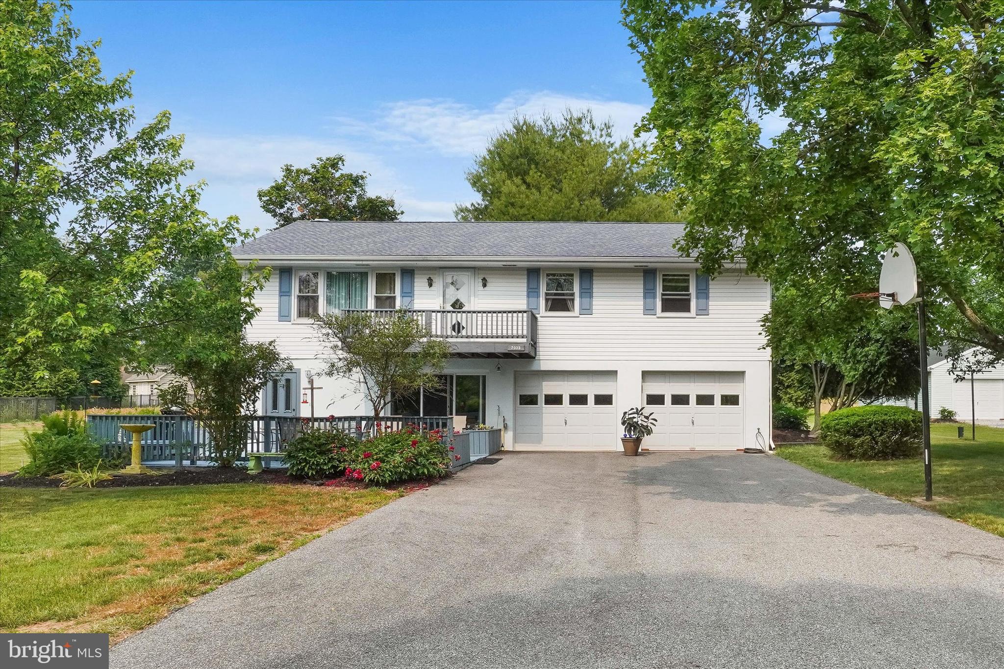 2035 Greenbriar Road York, PA 17404 - Photo 1 of 31 Gallery Image 1