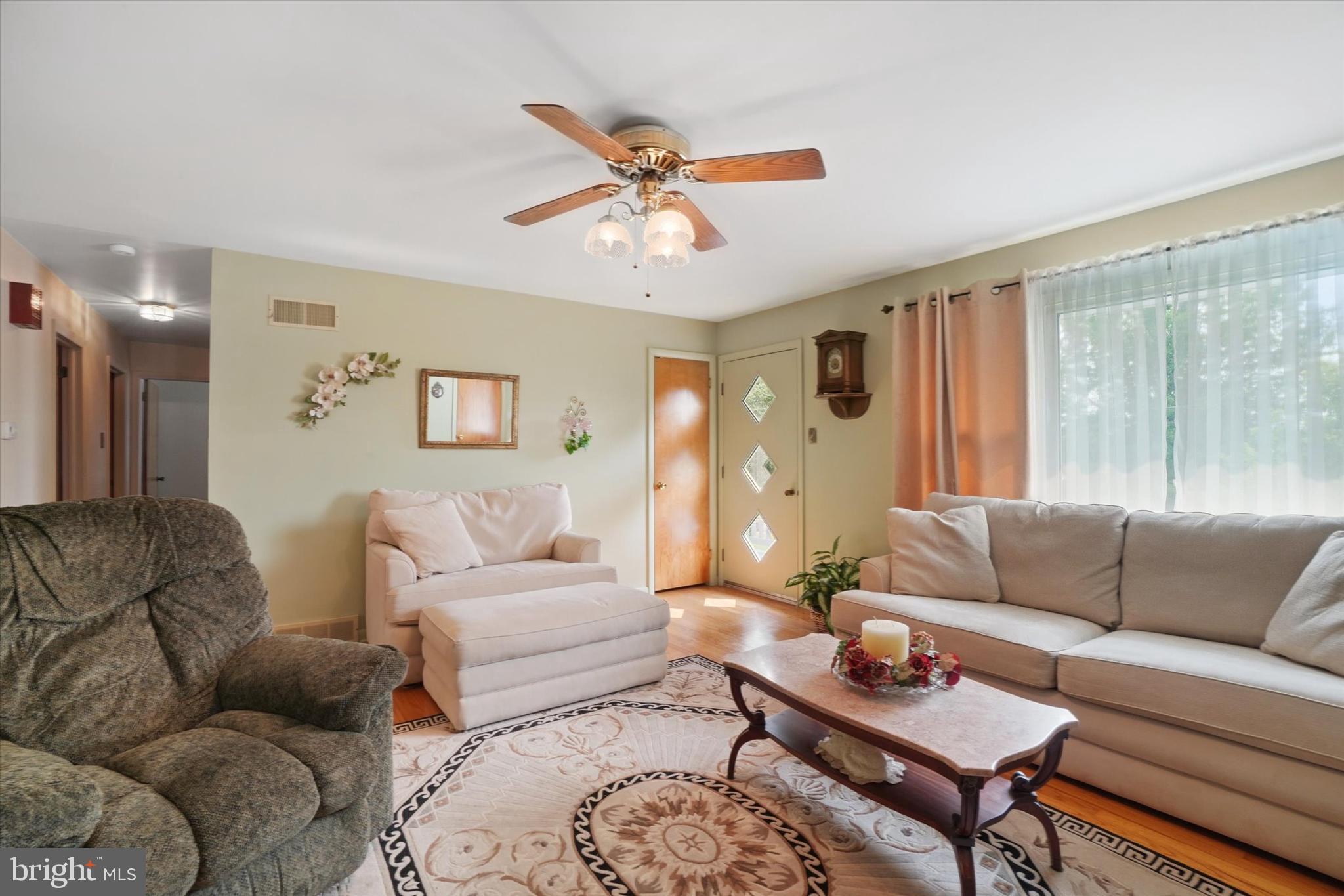 2035 Greenbriar Road York, PA 17404 - Photo 11 of 31 Gallery Image 11