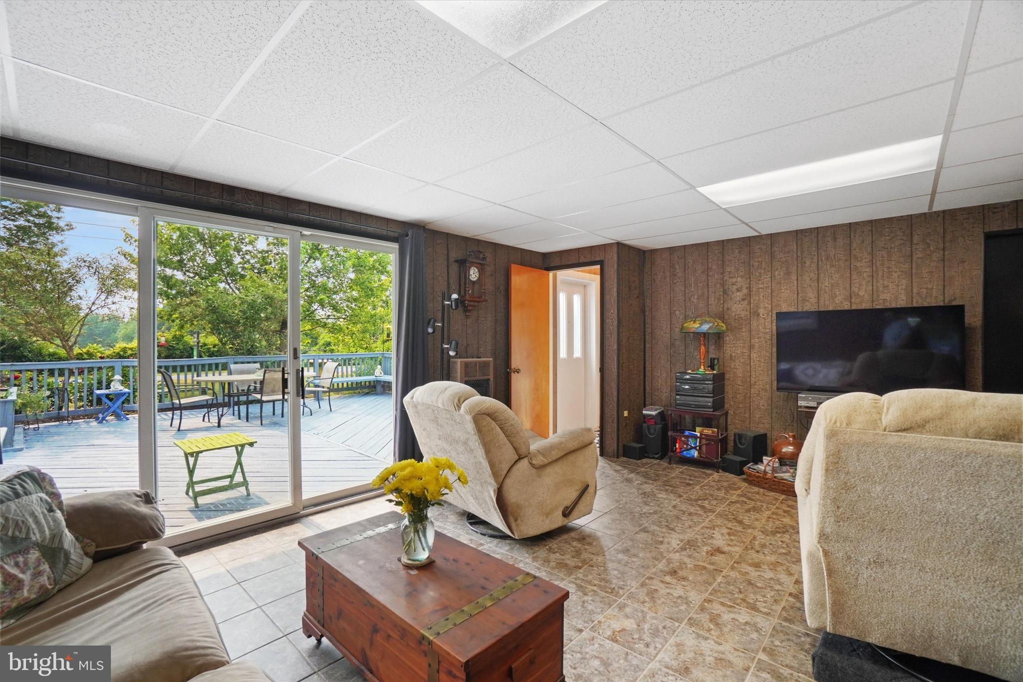 2035 Greenbriar Road York, PA 17404 - Photo 5 of 31 Gallery Image 5