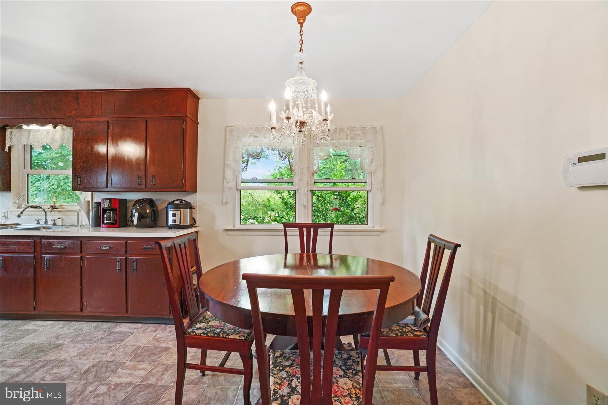 2035 Greenbriar Road York, PA 17404 - Photo 10 of 31 Gallery Image 10