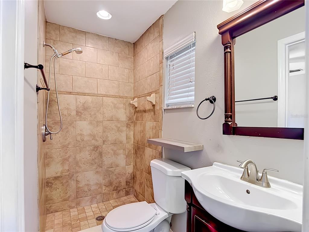 811 Ambassador Loop Tampa, FL 33613 - Photo 38 of 75