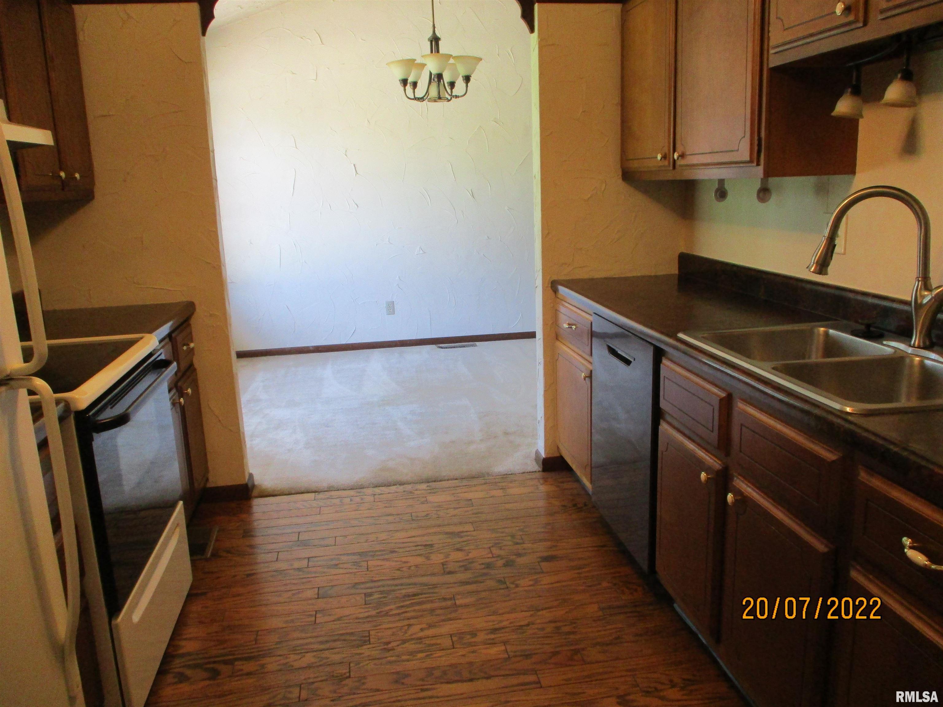 99 Mesa Road Springfield, IL 62702 - Photo 11 of 23