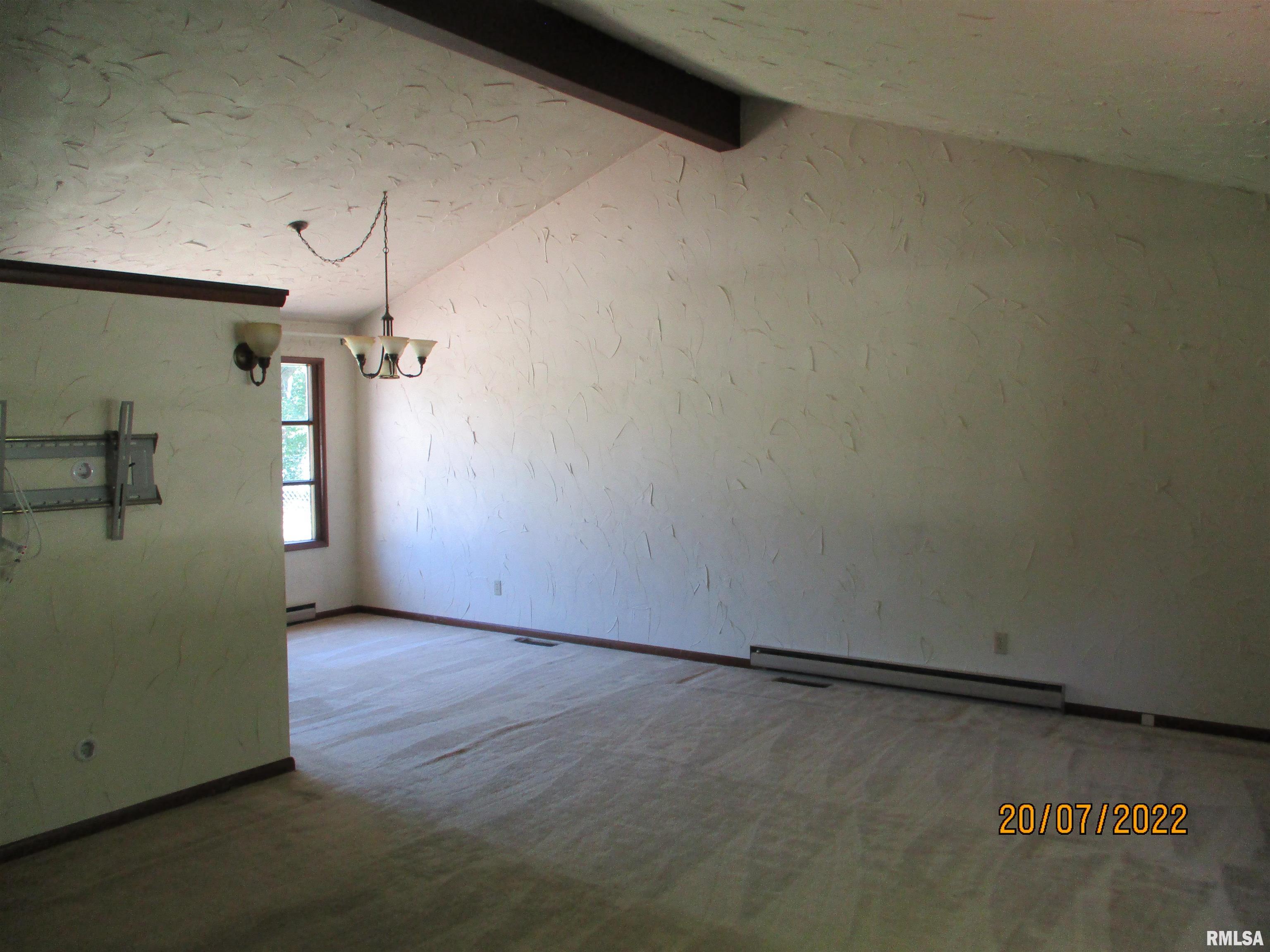 99 Mesa Road Springfield, IL 62702 - Photo 3 of 23