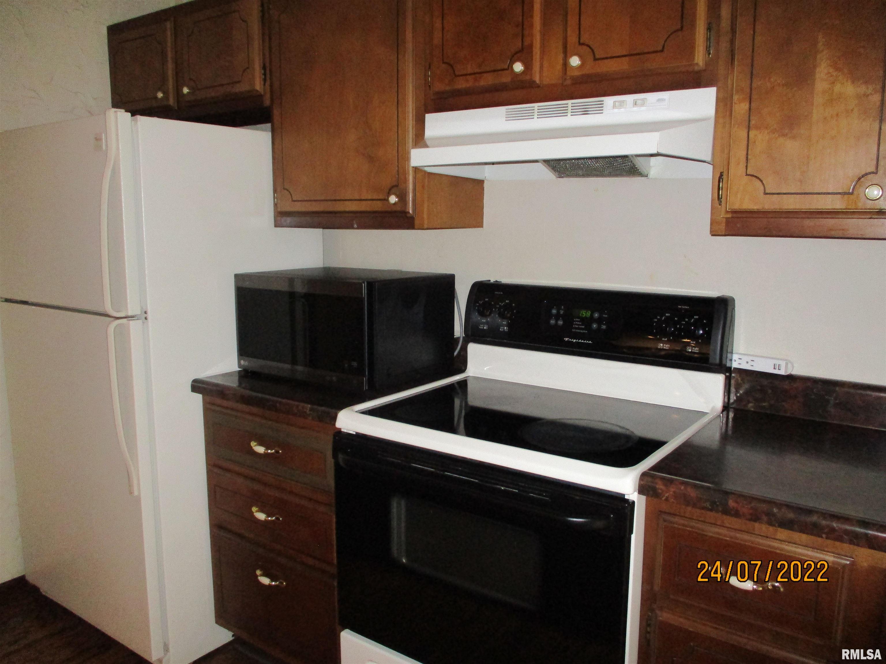 99 Mesa Road Springfield, IL 62702 - Photo 8 of 23