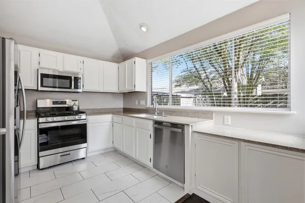 $1,650 | 8518 Pool Creek Drive, Houston, TX 77095