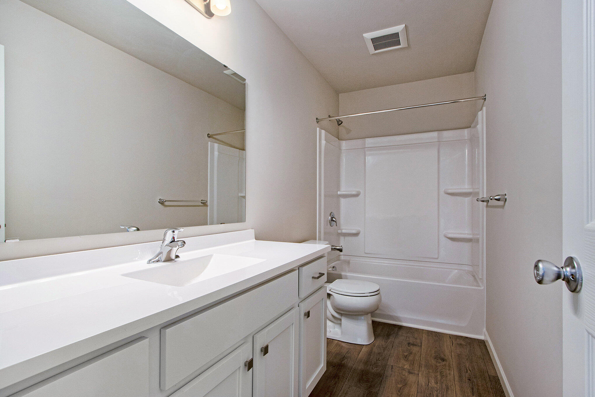 518 McKinley Three Rivers, MI 49093 - Photo 17 of 26 MTR033-V1245DF-Bath