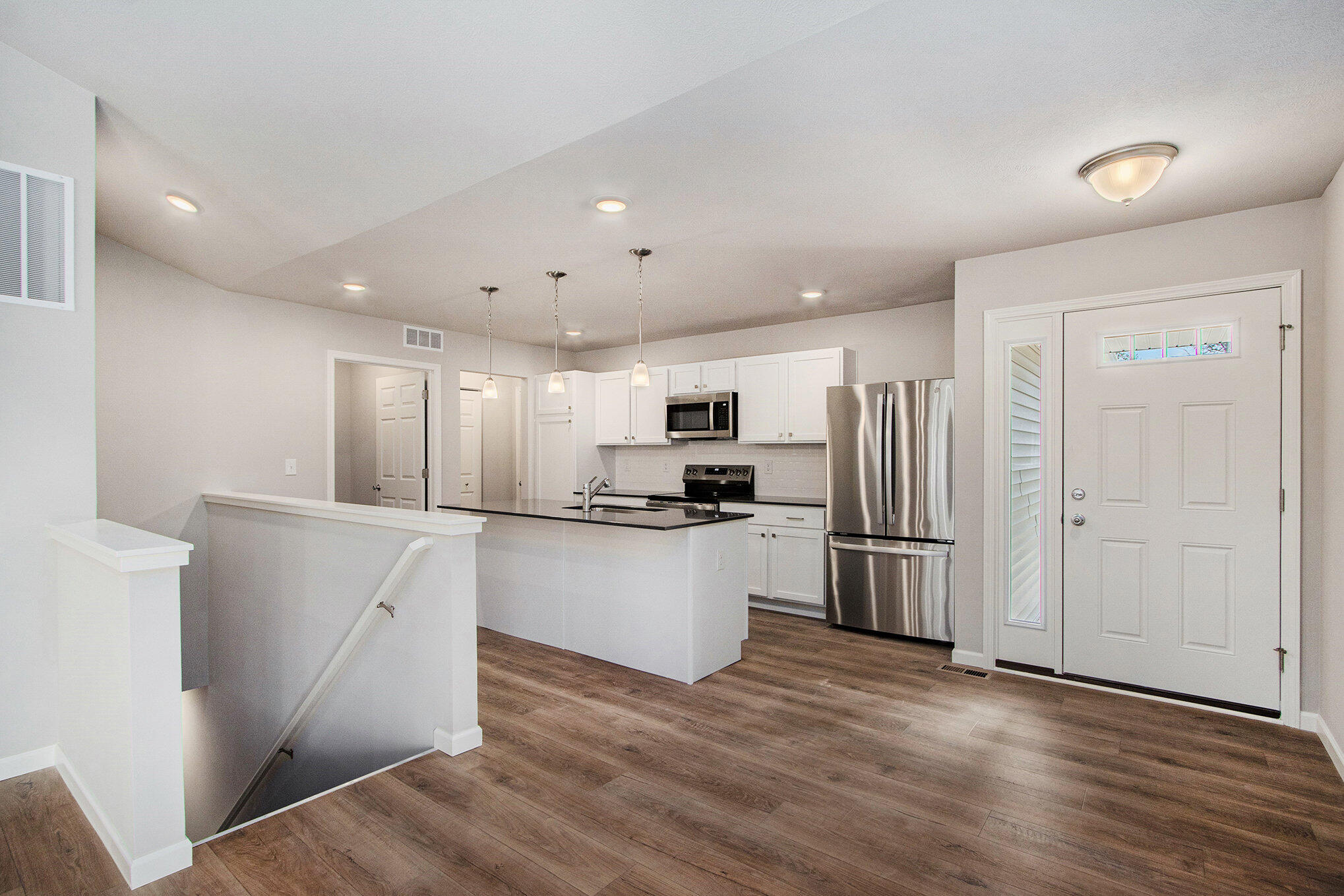 518 McKinley Three Rivers, MI 49093 - Photo 3 of 26 MTR033-V1245DF-Kitchen1