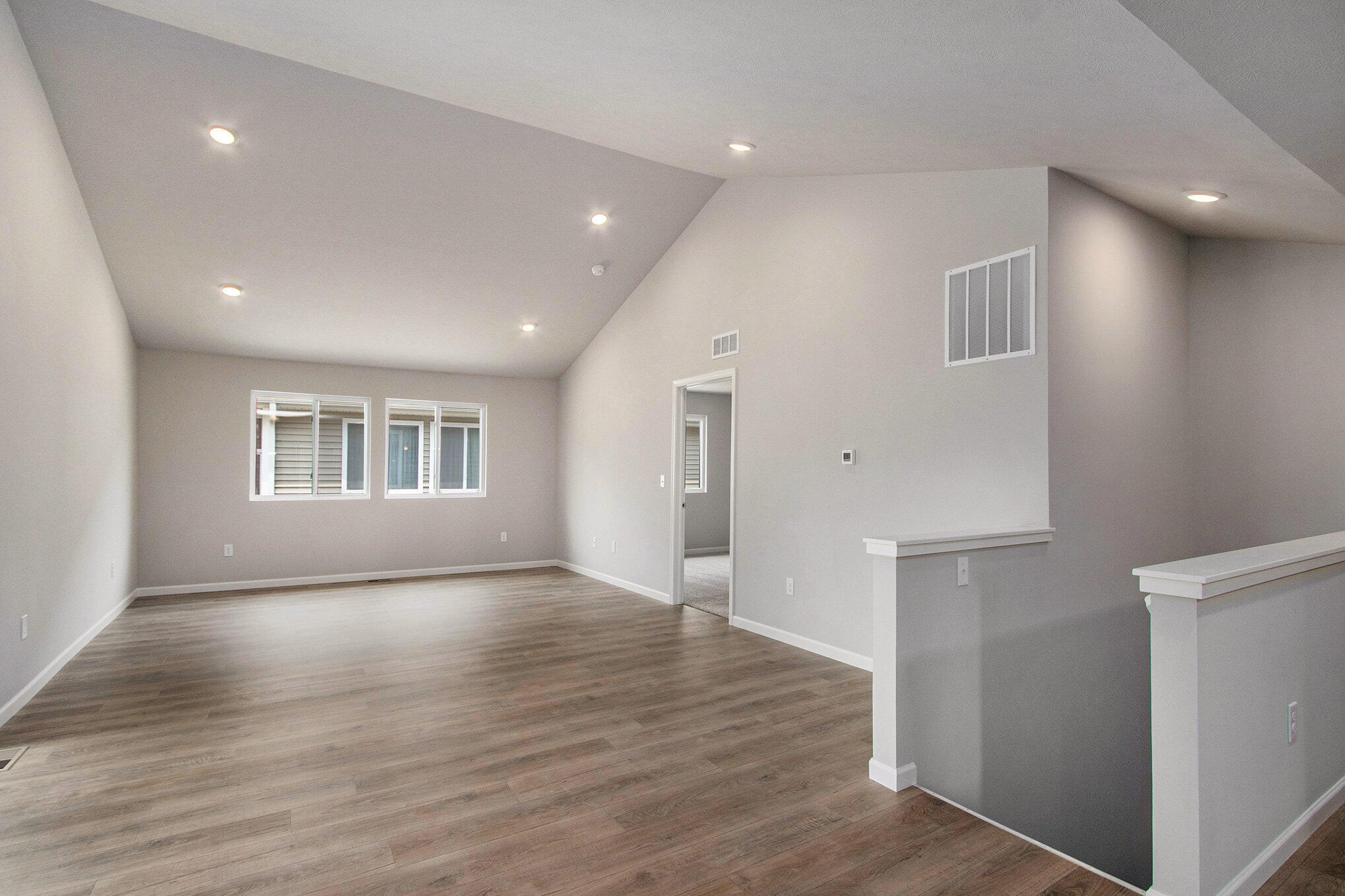 518 McKinley Three Rivers, MI 49093 - Photo 8 of 26 MTR033-V1245DF-Great Room1