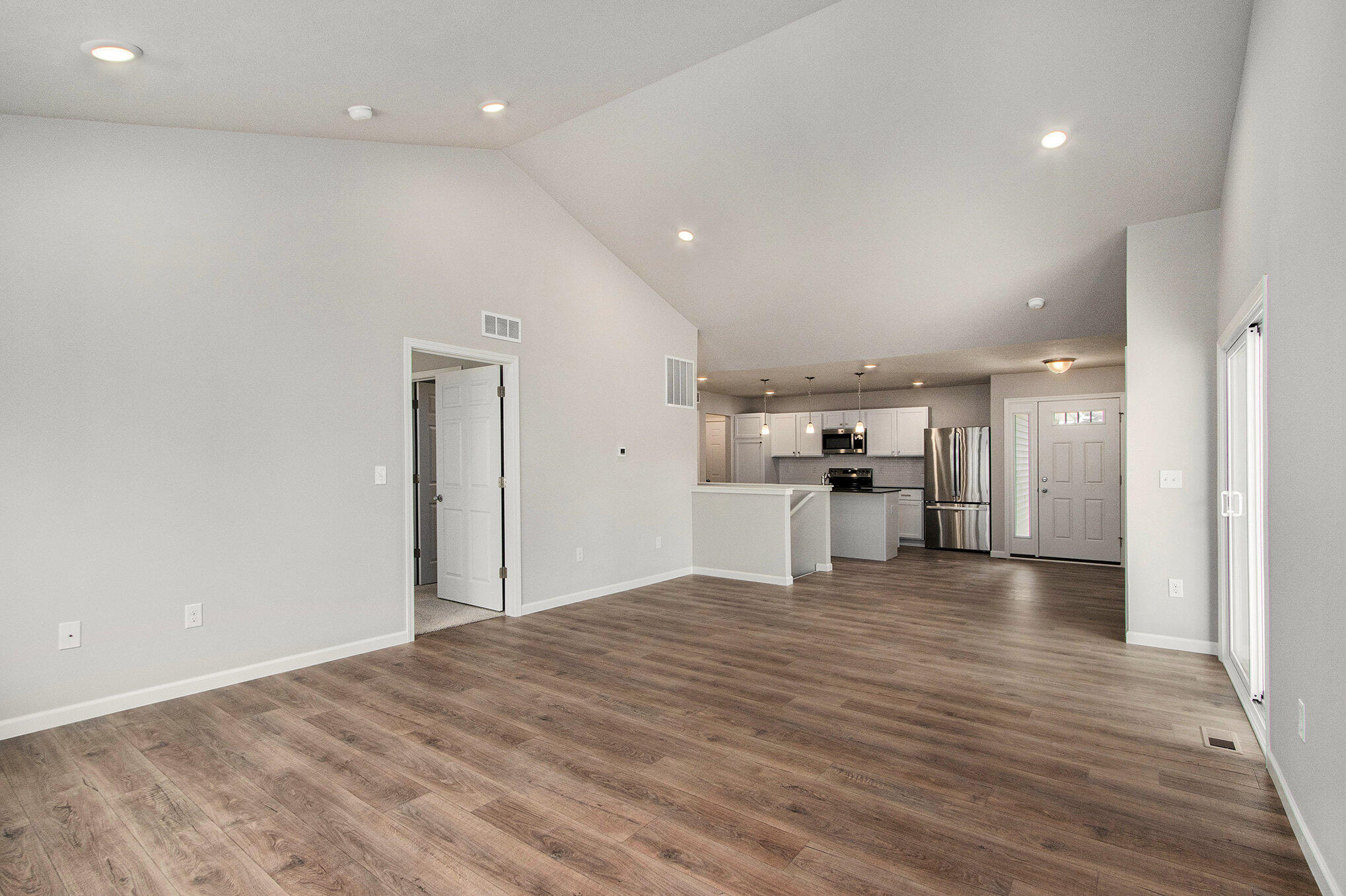 518 McKinley Three Rivers, MI 49093 - Photo 10 of 26 MTR033-V1245DF-Great Room3