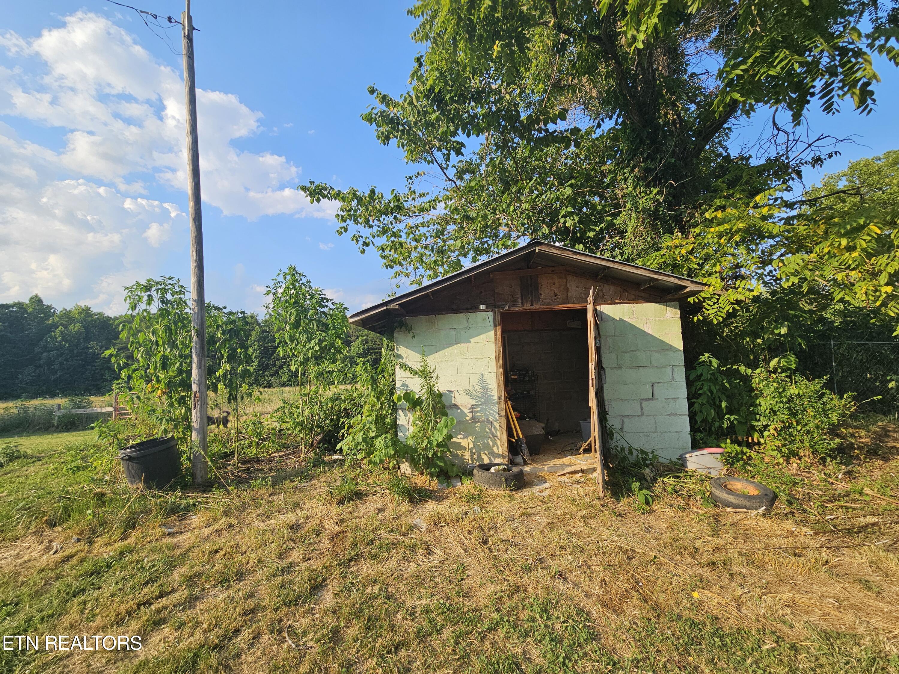 1669 Jeffers Road Huntsville, TN 37756 - Photo 4 of 44 20240715_185144