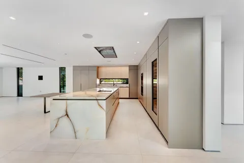 $8,274,950 | 2130 South Miami Avenue, Miami, FL 33129